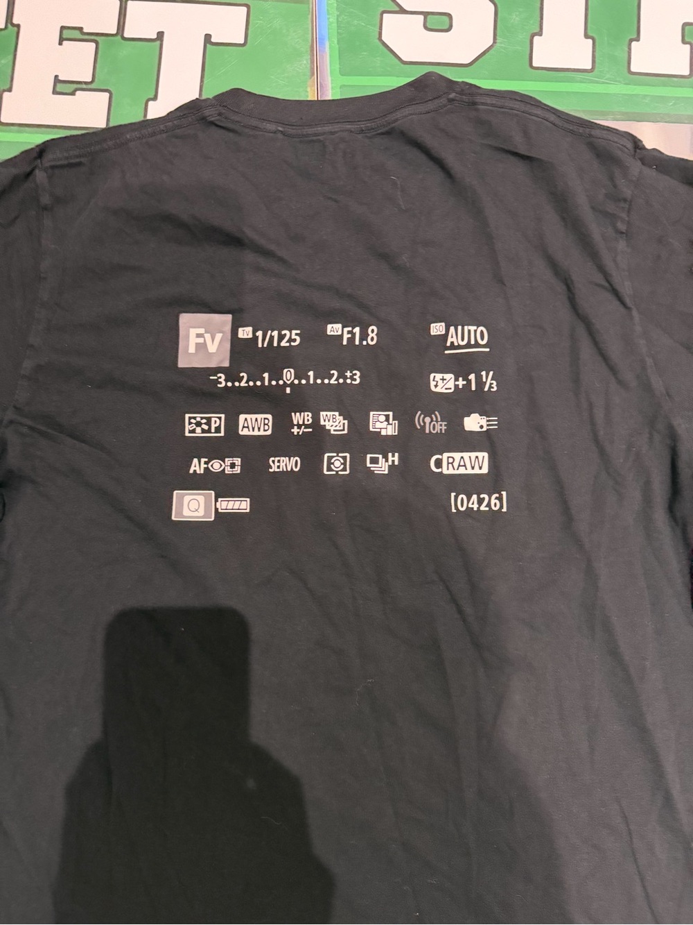 Uniqlo Black Graphic EOS R Camera Tee - Picture 3 of 3